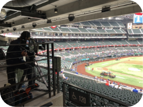 スポーツ中継の撮影シーン